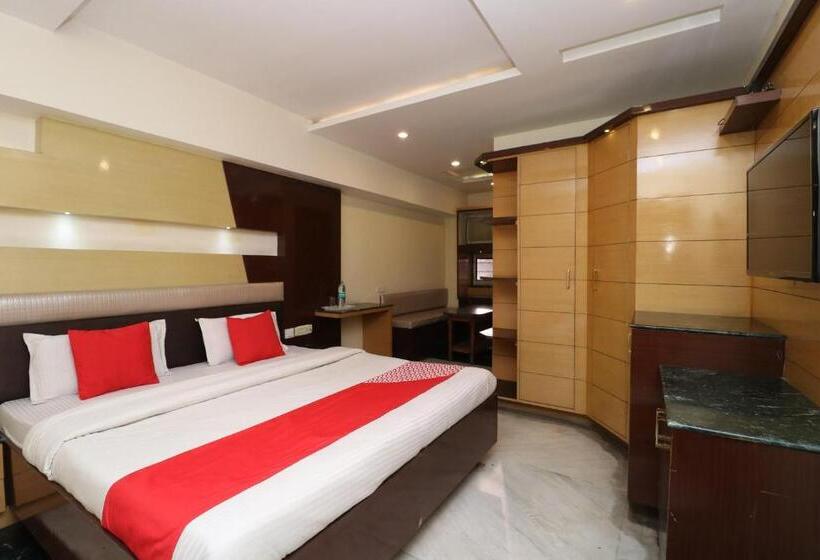 اتاق کلاسیک سه تخته, Vivek International