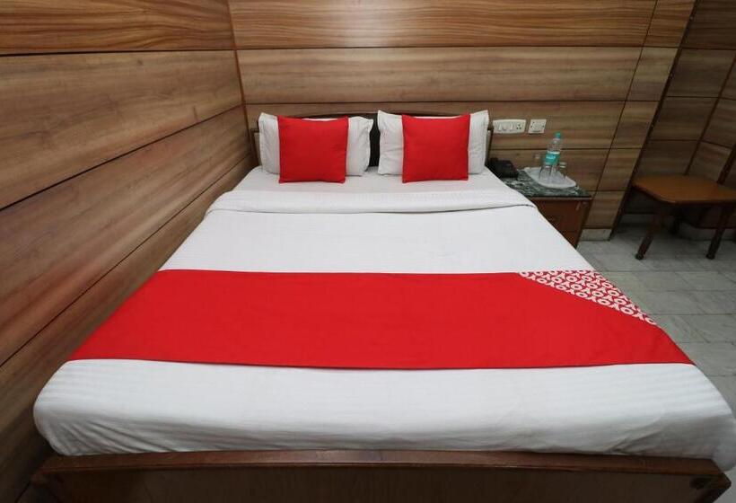 اتاق کلاسیک سه تخته, Vivek International