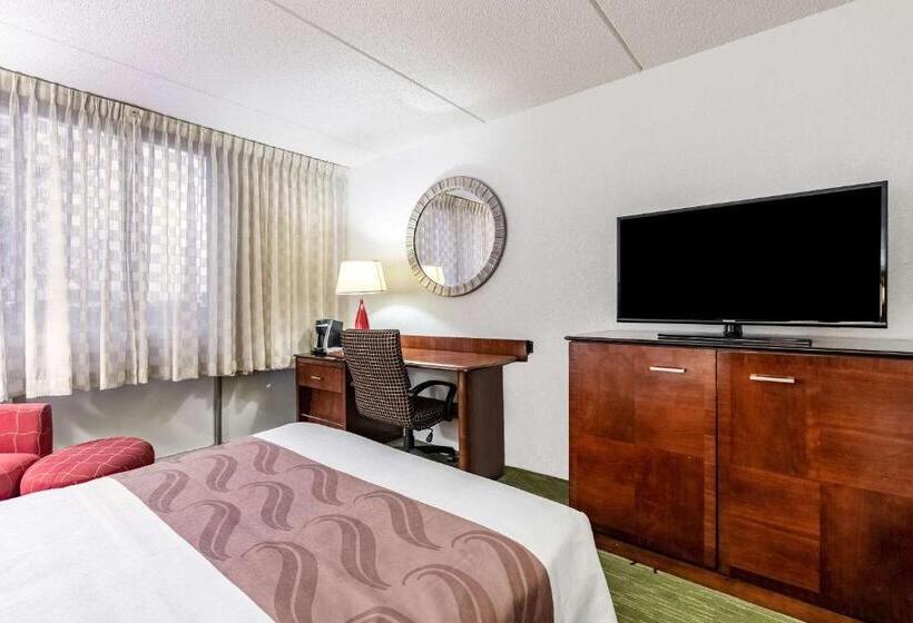 Номер Стандарт 2 Двуспальные Кровати, Quality Inn & Suites