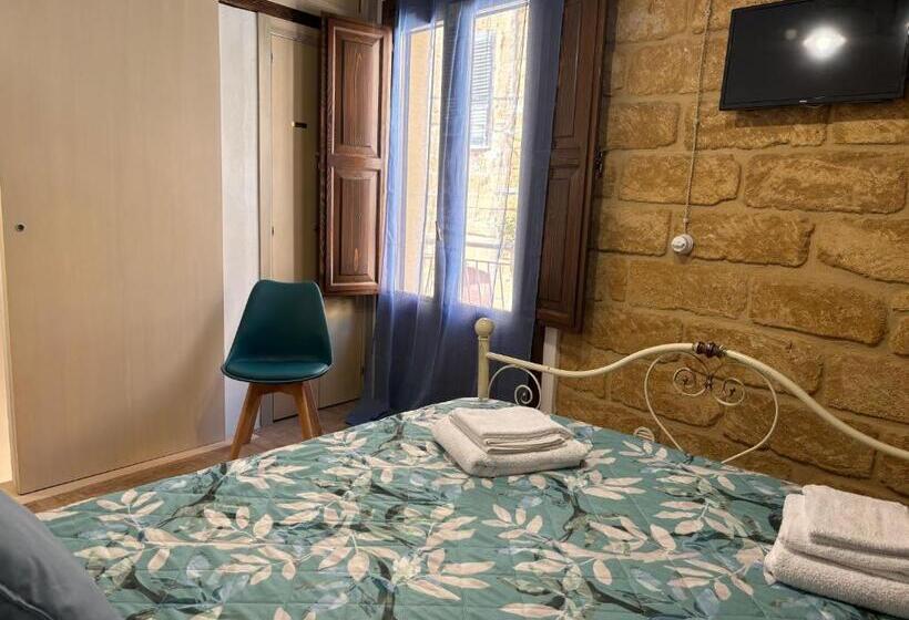 غرفة قياسية, Home Via Neve
