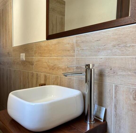 غرفة قياسية, Home Via Neve