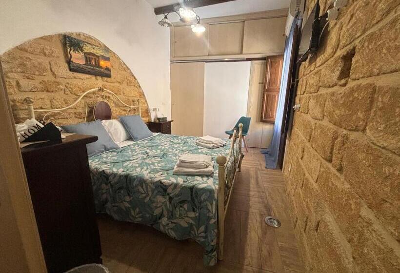 غرفة قياسية, Home Via Neve