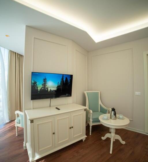 带城市景观的套间, Sol Invictus Boutique Hotel Durres Albania