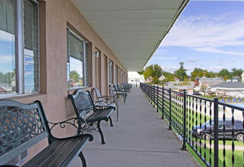 Четырехместный Номер Стандарт, Half Moon Motel & Cottages