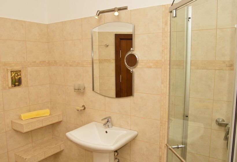 اتاق کلاس بیزنس, Belleville