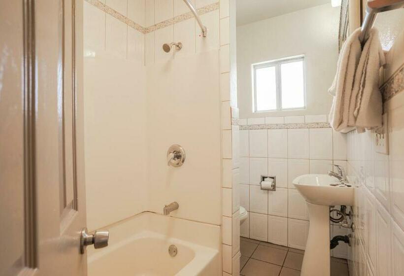 스탠다드 룸 더블 침대 2개, Economy Inn Hollywood