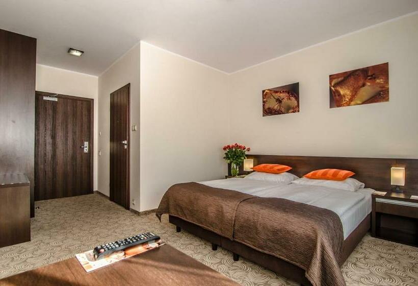 Quarto Estandar com Vistas, Emocja Spa