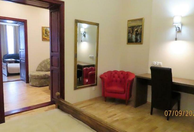 Королевский Люкс, Euro Apart