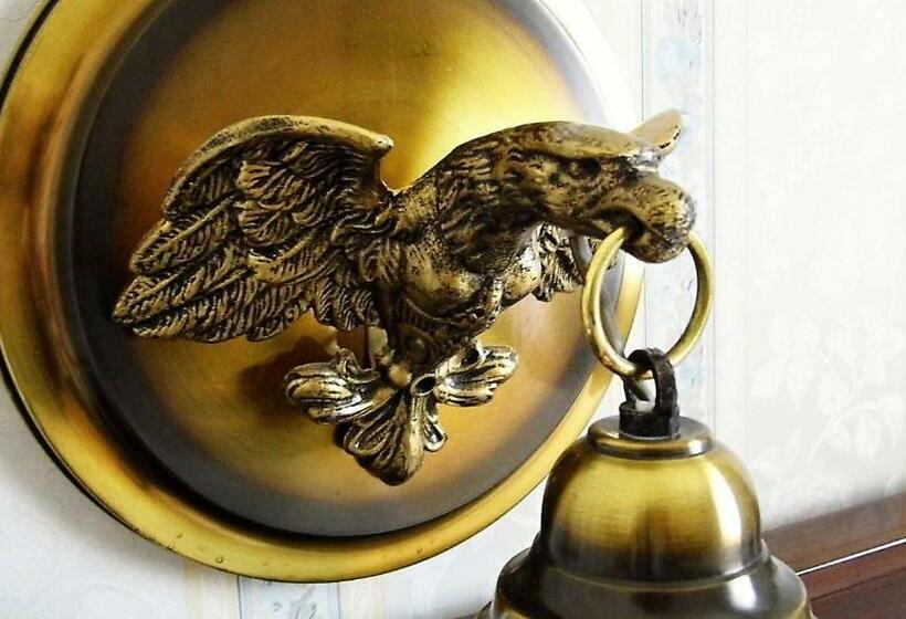 غرفة ديلوكس, Golden Eagle