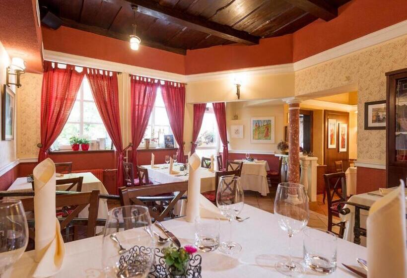 سوییت, Rooms & Restaurant Ostarija