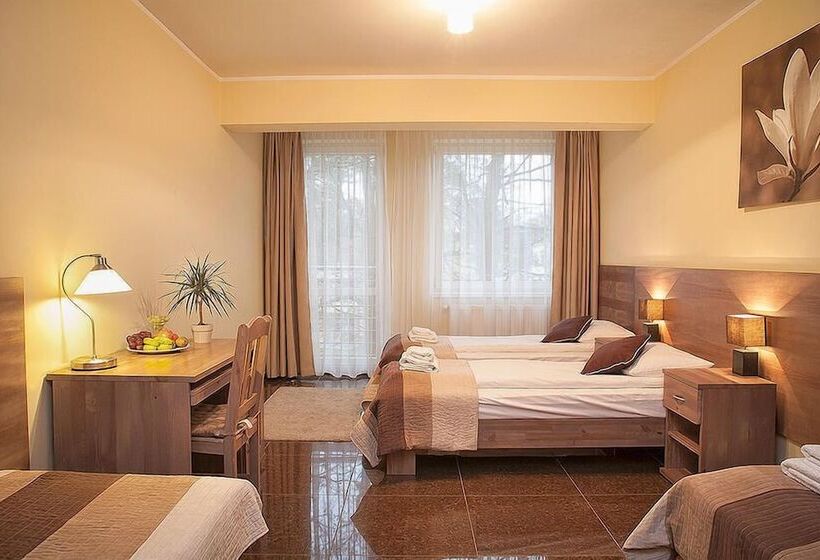 اتاق پریمیوم چهارنفره, Planeta Hotel & Restauracja