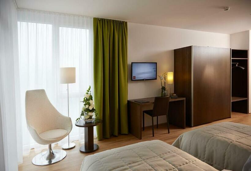 Номер Premium с Балконом, Wesenufer Hotel & Seminarkultur An Der Donau
