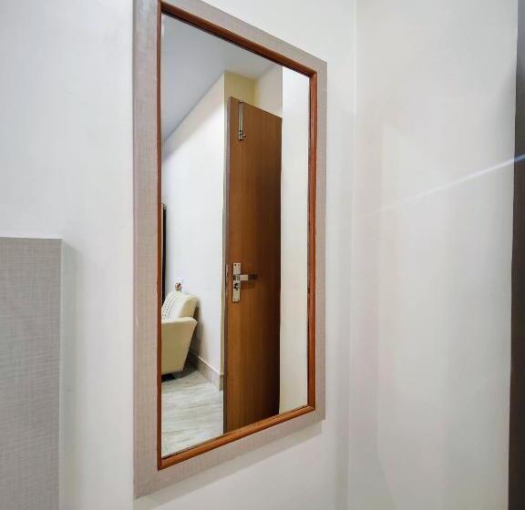 带大床的标准间, Grace Inn Guest House, Near Airport And Ion Digital