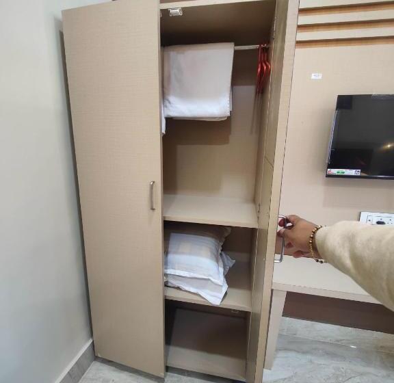 标准三人间, Grace Inn Guest House, Near Airport And Ion Digital