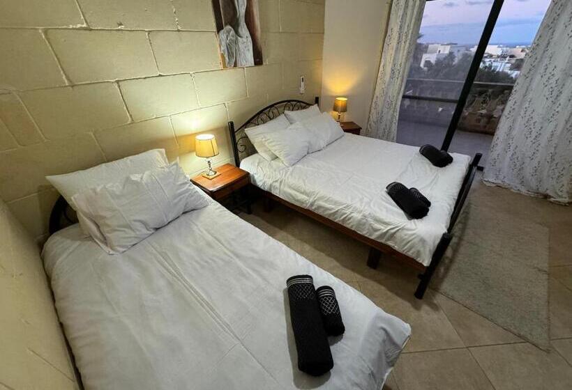 اتاق استاندارد سه تخته با چشم‌انداز استخر, Tal Bir Farmhouse