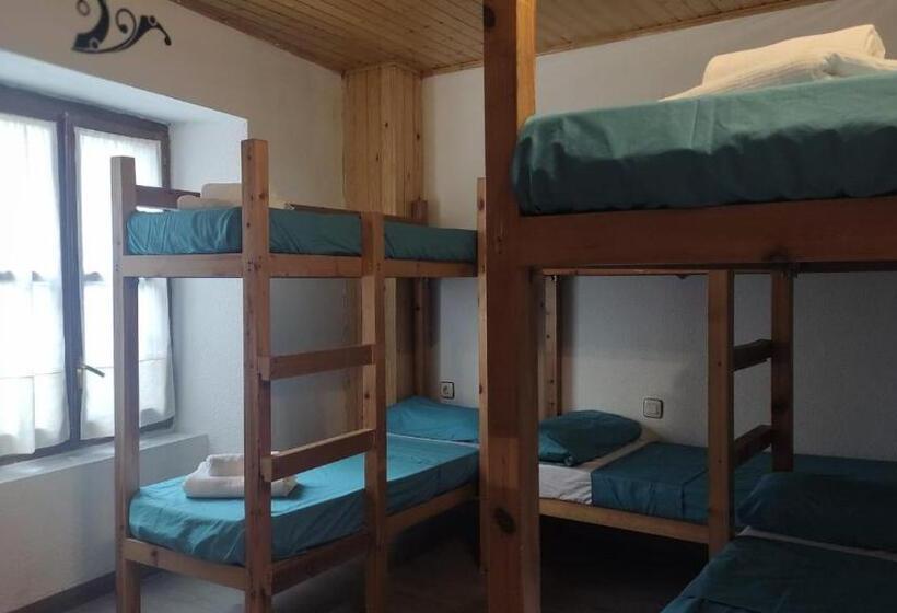 Семейный Номер, Albergue Villanúa Tritón   4 Hab   Máx 14 Personas
