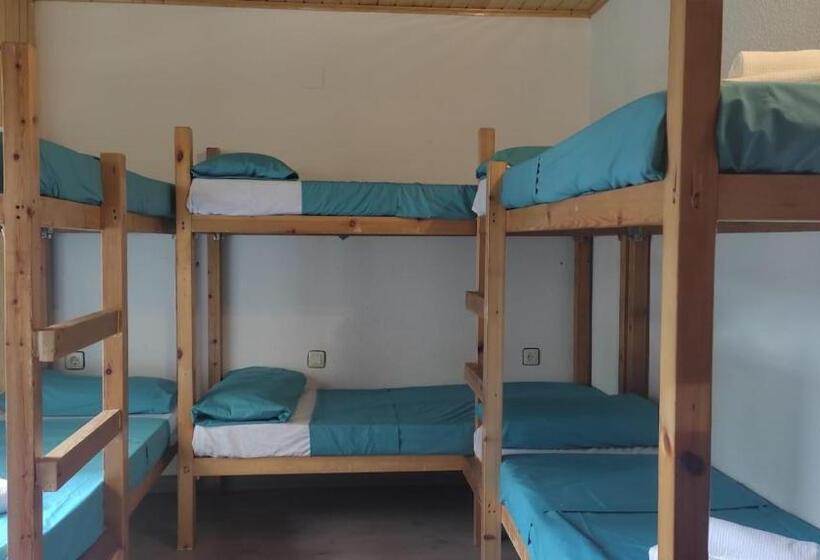 ファミリーステューディオ, Albergue Villanúa Tritón   4 Hab   Máx 14 Personas