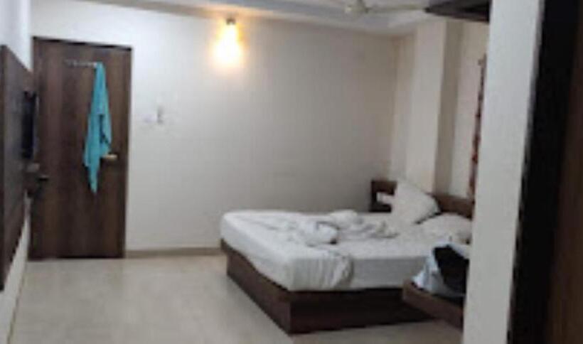 Люкс, Mandara Residency,padu