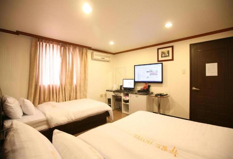 Quarto Deluxe, New World Hotel Yongsan
