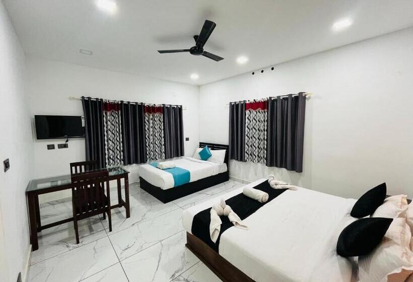 Семейный Номер Deluxe, Mount Court Munnar