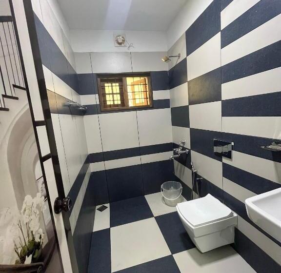 Трехместный Номер Deluxe, Mount Court Munnar