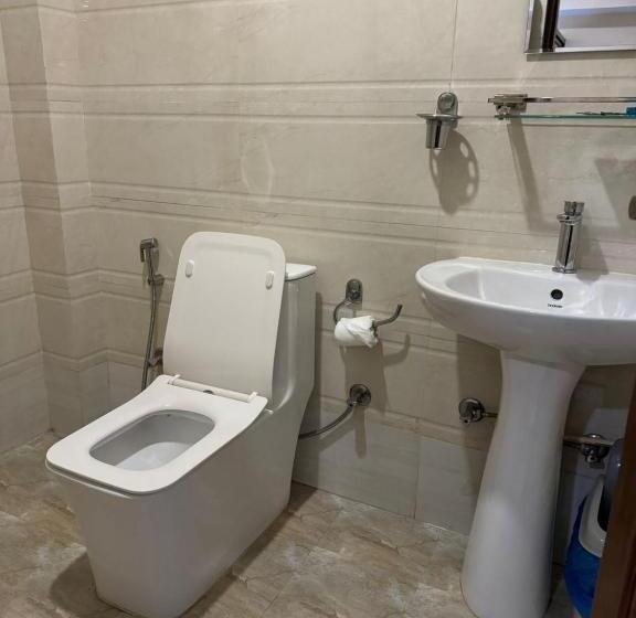 استودیوی لوکس, Tashi Pal Hotel Pvt. Ltd