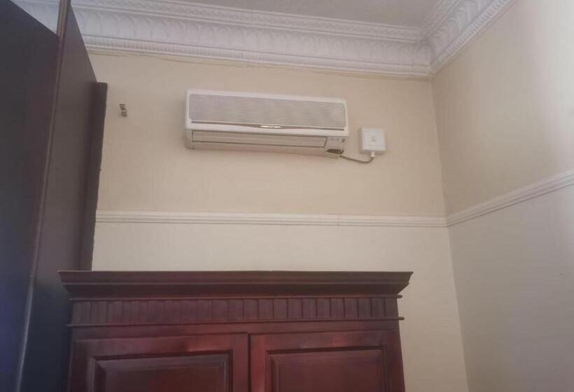 Номер Комфорт, Tom S Place Guest House