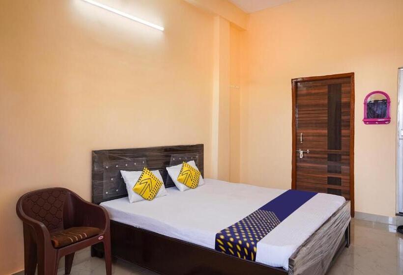 اتاق کلاسیک سه تخته, Spot On Hotel Pragya 5