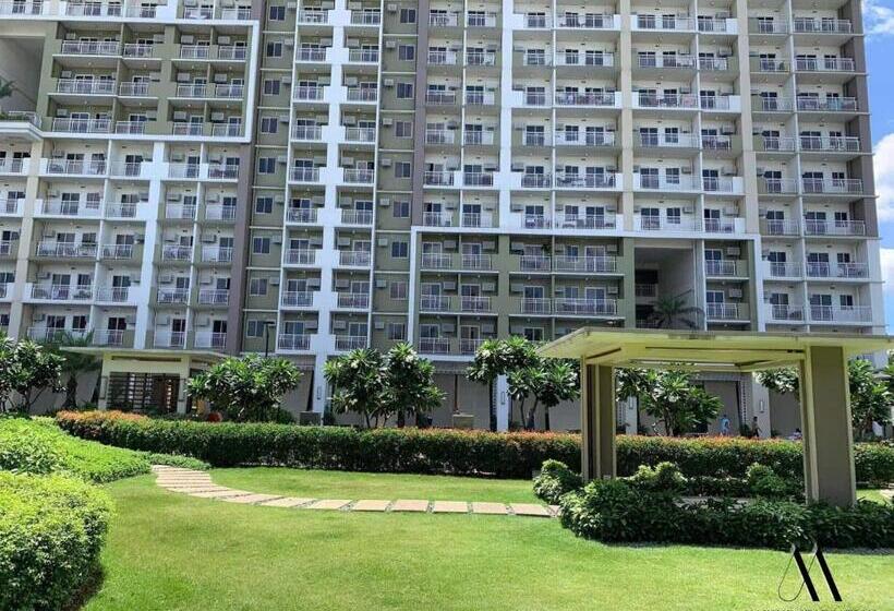 家庭间, Maxine Staycation