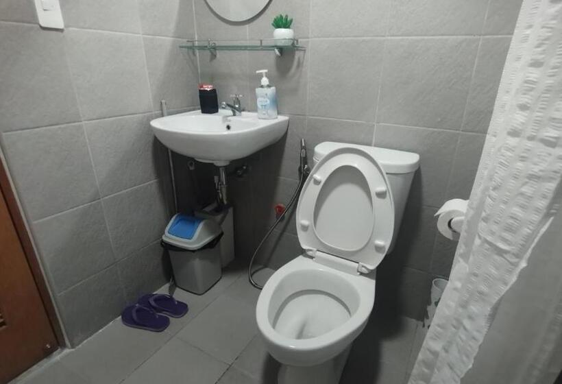 Студио Стандарт Вид на Бассейн, Cozy Studio Condo At Mesatierra Garden Residences