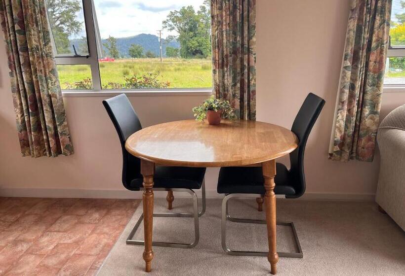 Студия Стандарт, Carrickfergus Cottage Unit 1