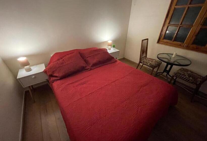 Номер Стандарт, Hostal Entreorientes