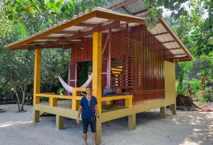 스탠다드 방갈로, Sawasdee Resort