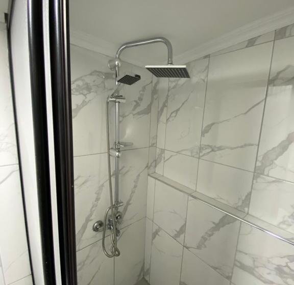 Студия Стандарт, Yeldeği̇rmeni̇ Otel