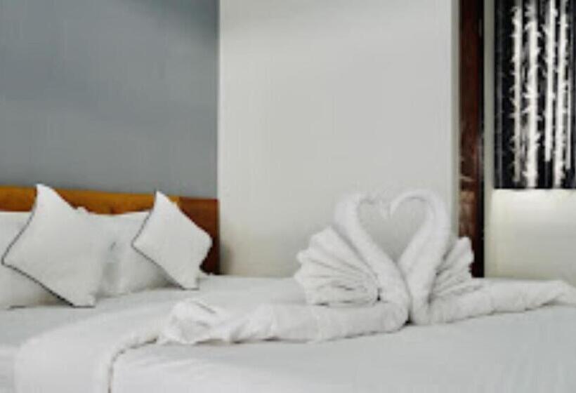 Номер Deluxe, Santeria Inn Surat