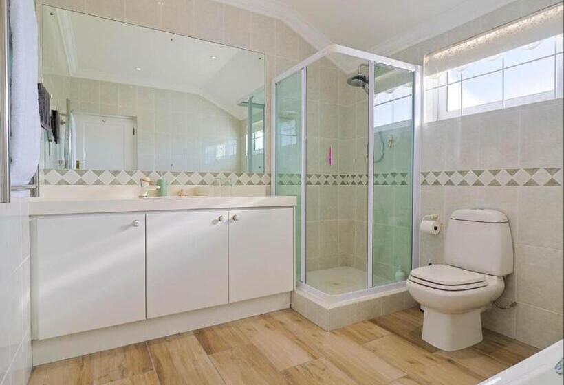 Номер Стандарт с Балконом, Joie De Vivre   22 Rocklands