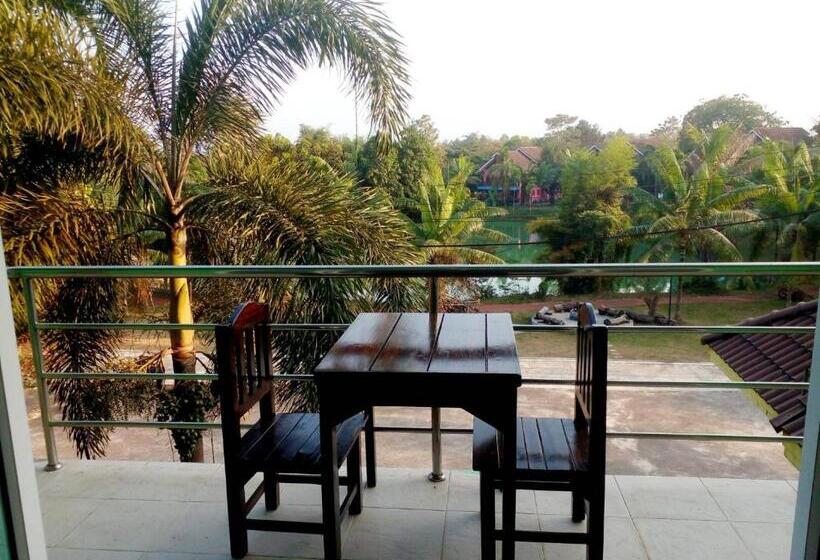 Трехместный Номер Superior, Saensukkho Green Hotel & Resort
