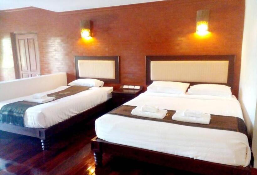 Трехместный Номер Deluxe, Saensukkho Green Hotel & Resort