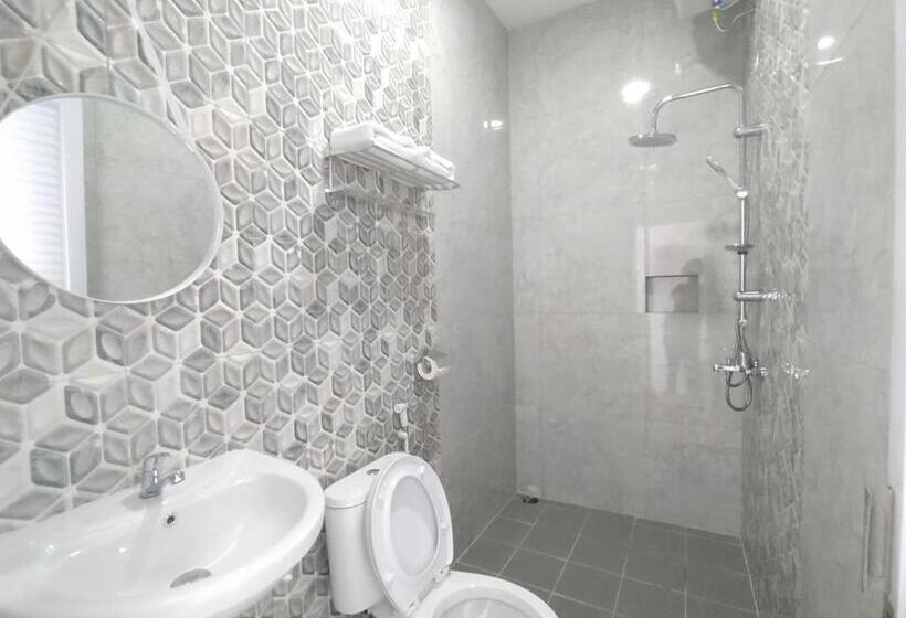 Номер Стандарт, Urbanview Hotel Nimara Ngawi By Reddoorz