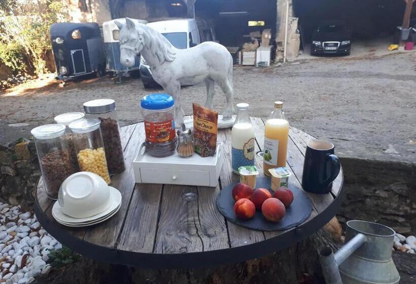 Семейный Номер Вид на Горы, Domaine De Cozance Chambres D Hôtes Et Gîte