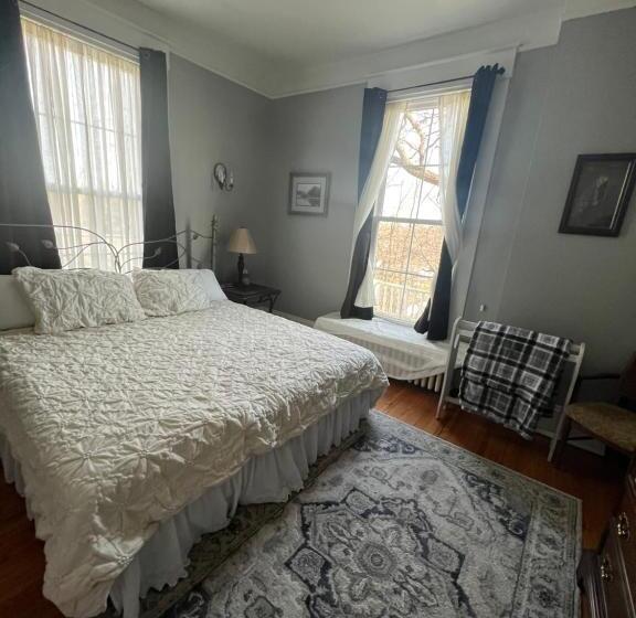 Номер Deluxe Кровать Кинг, Century Elms Bed And Breakfast