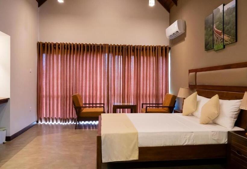 Номер Deluxe с Балконом, Woodgrove Cabanas