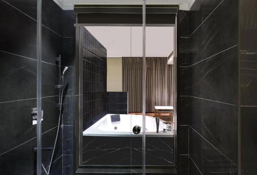 带大床的豪华间, Lemon Tree Hotel, Hisar