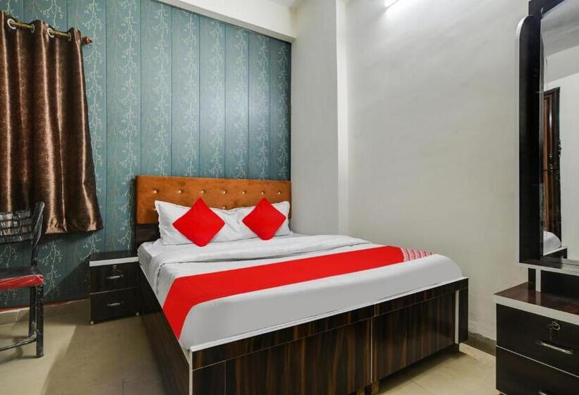 Standardzimmer, O Nitya