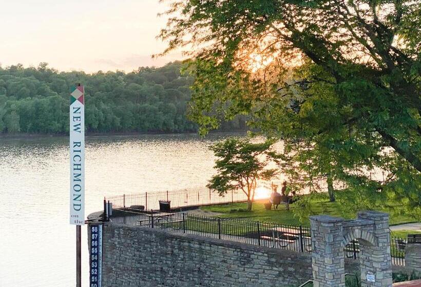 1 Bedroom Apartment Lake View, Historic New Richmond Ohio Riverfront