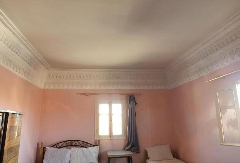 اتاق چهار تخته با دستشویی مشترک, Hôtel Hicham