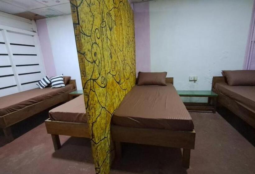 Кровать в Общей Комнате, Surya Hostel Ella