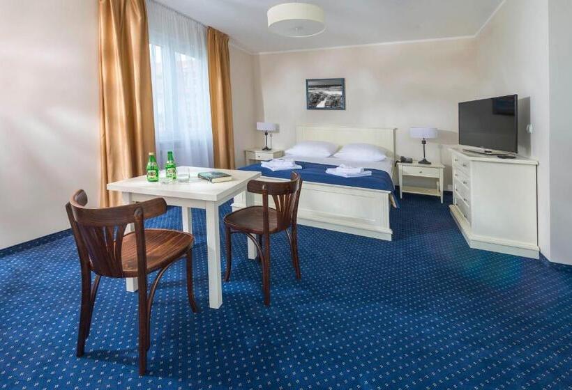 Comfort room with balcony, Mona Lisa Wellness & Spa