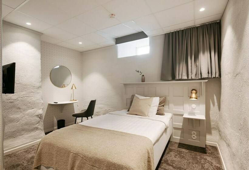 标准单人间, Spis Hotell Amber