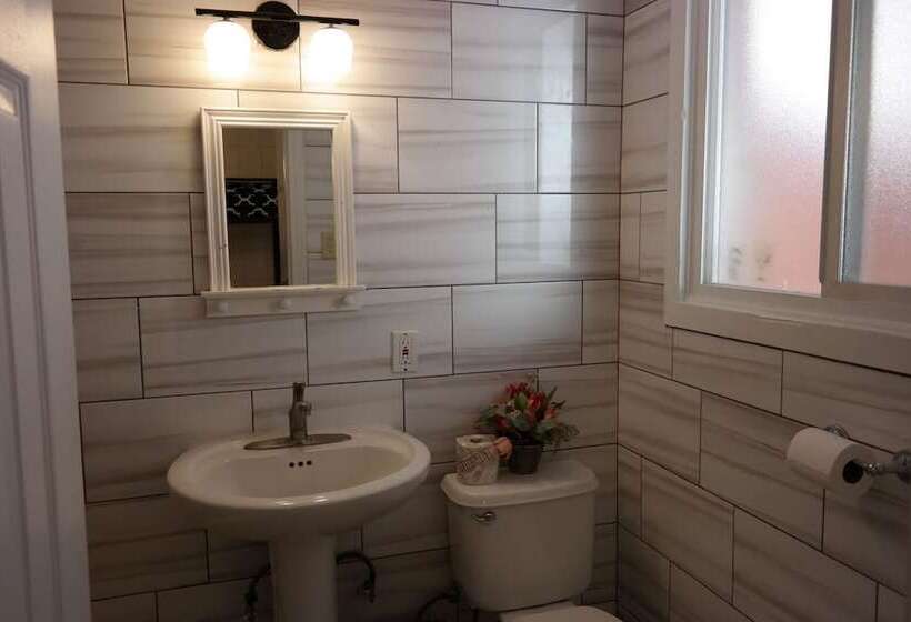 이코노미 룸, The Beach Waikiki Boutique Hostel